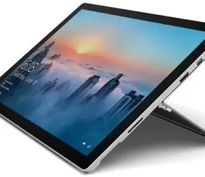 Microsoft Surface Pro 4 2015 i5-6300U 2.4GHz8GB RAM12.3 Inch